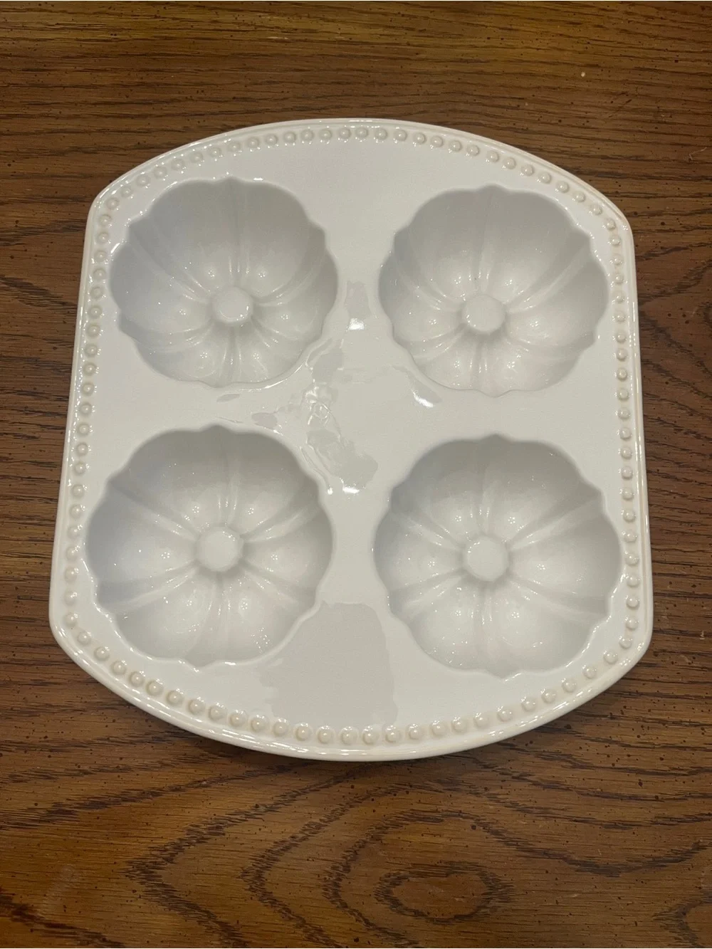 Princess House Pavilion White Mini Fluted‎ Cake Pan